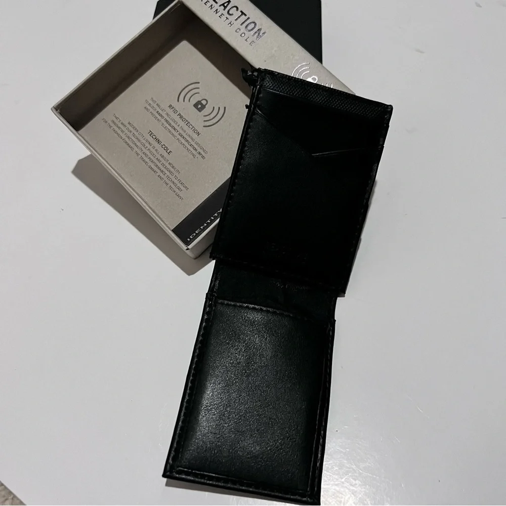 Reaction Kenneth Cole Black RDIF Patterson Techni-Cole Wallet New